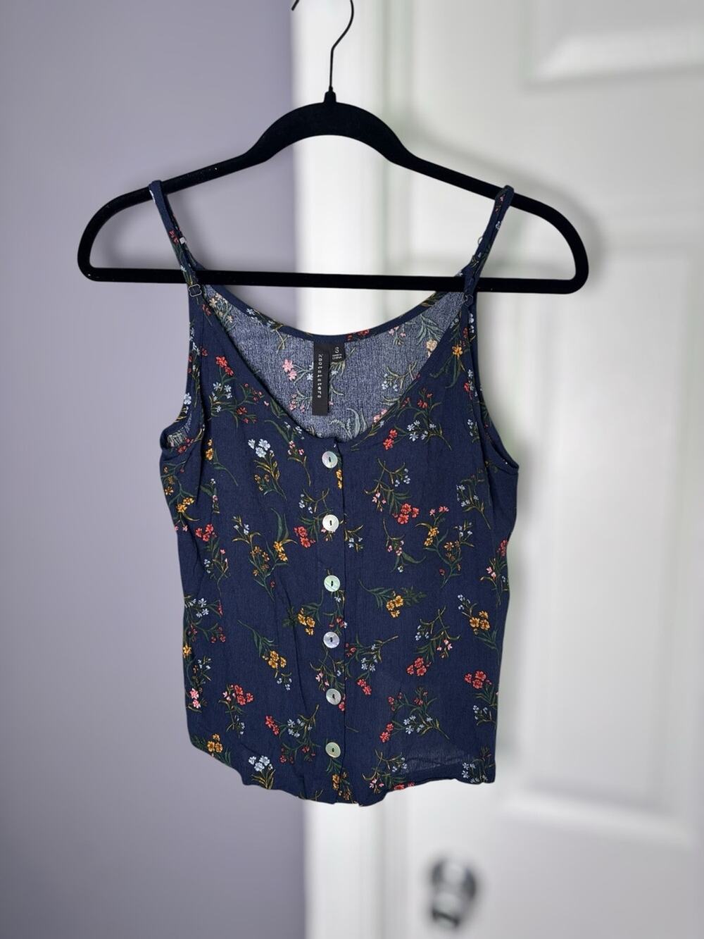 Knot Sisters Navy Blue Floral Button Front Cropped Tank Small
